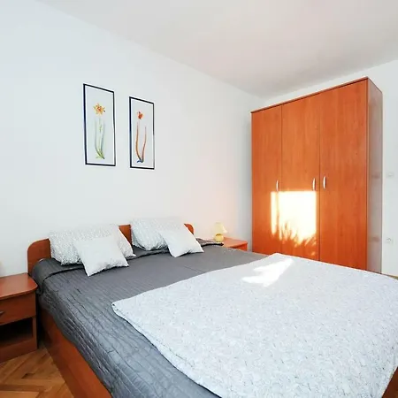 Olea Apartment *